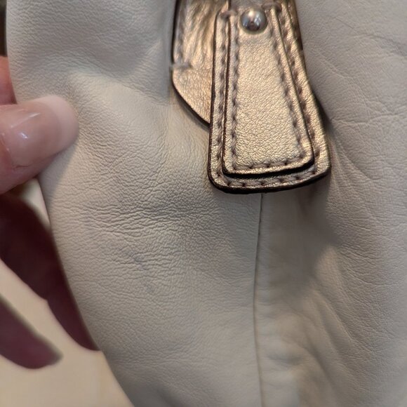 Coach F17219 Soho Lynn Ivory White & Gold Leather Hobo Shoulder Bag Purse - Picture 6 of 16
